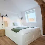 Апартаменты Old - Equipped And Bright !