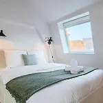 Апартаменты Old - Equipped And Bright ! Лилль
